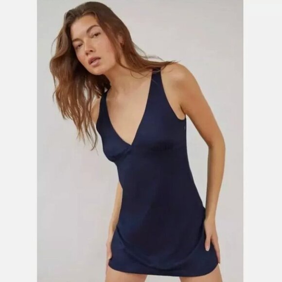 Sunday Best Dresses & Skirts - Aritzia Sun-deh Theo Mini Dress Black Size L | EcoVero Viscose Slip Dress